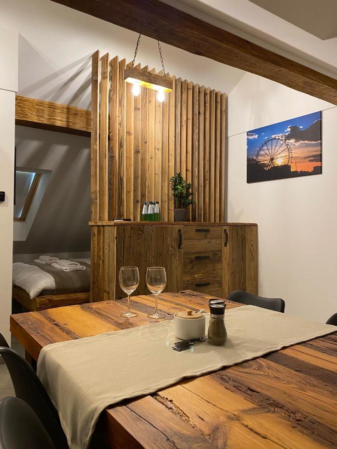 Zander Apartment